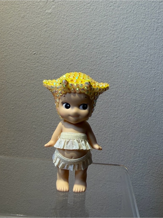 Sonny Angel Other - Authentic Sonny angel marine series manta bedazzled w outfit